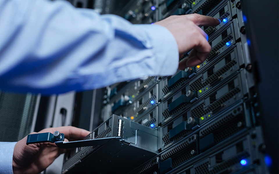 Server Hardware Installation: Maintenance and Disa